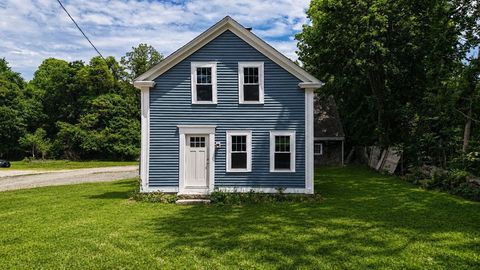 Photo of 267 Bakerville Rd, Dartmouth, MA 02748 (MLS # 73533273)