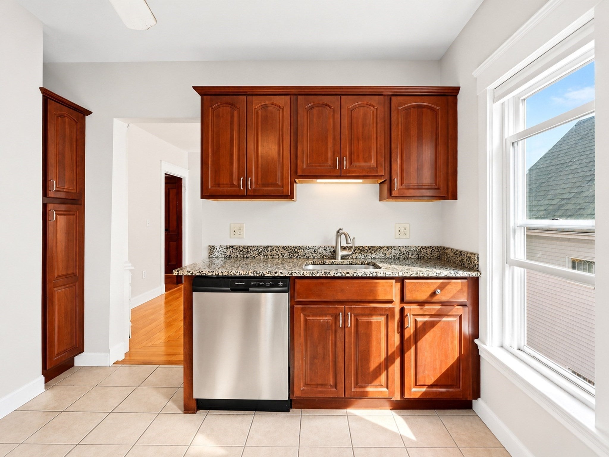 16 Electric Ave, Somerville, MA Photo #18