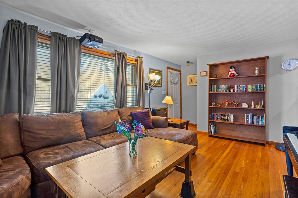 172 Boylston St