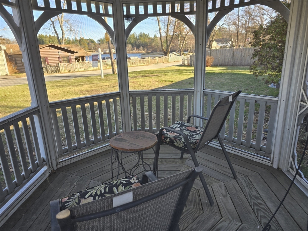 68 Lake Shore Dr