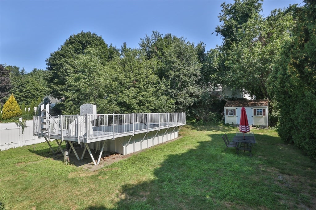 108 Lakeshore Dr, Marlborough, MA Photo #15