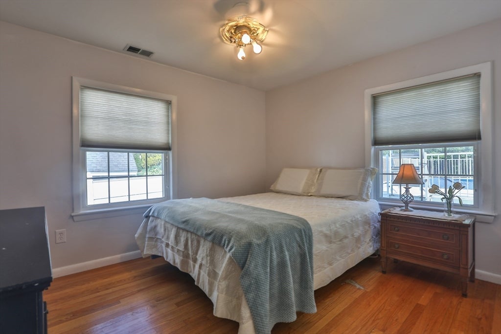 108 Lakeshore Dr, Marlborough, MA Photo #11