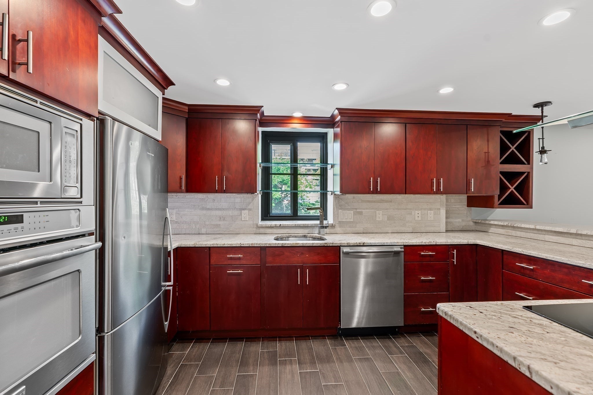 100 Ledgewood Dr #319, Stoneham, MA, 100 Ledgewood Dr #319, Stoneham, MA Photo #3