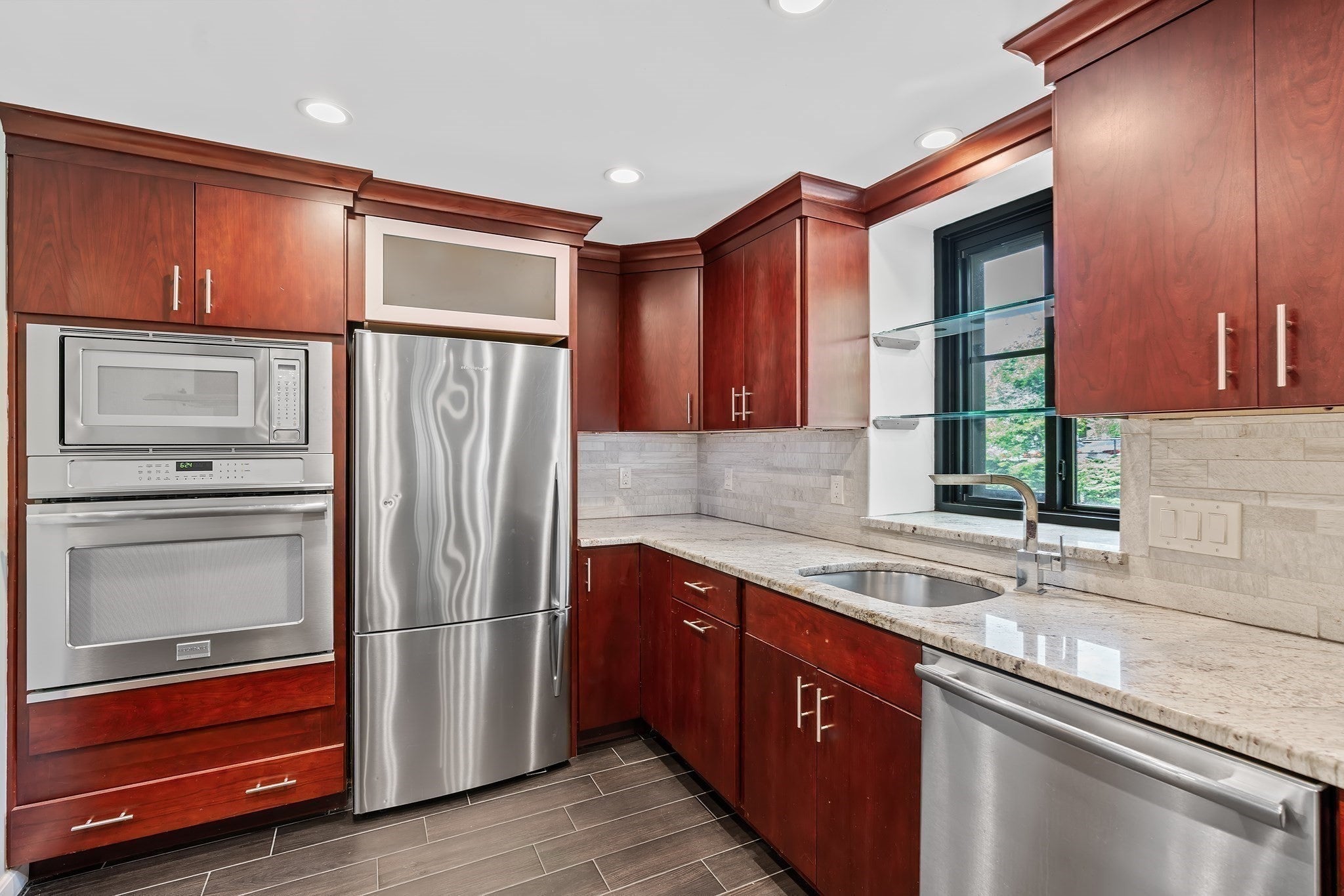 100 Ledgewood Dr #319, Stoneham, MA, 100 Ledgewood Dr #319, Stoneham, MA Photo #5