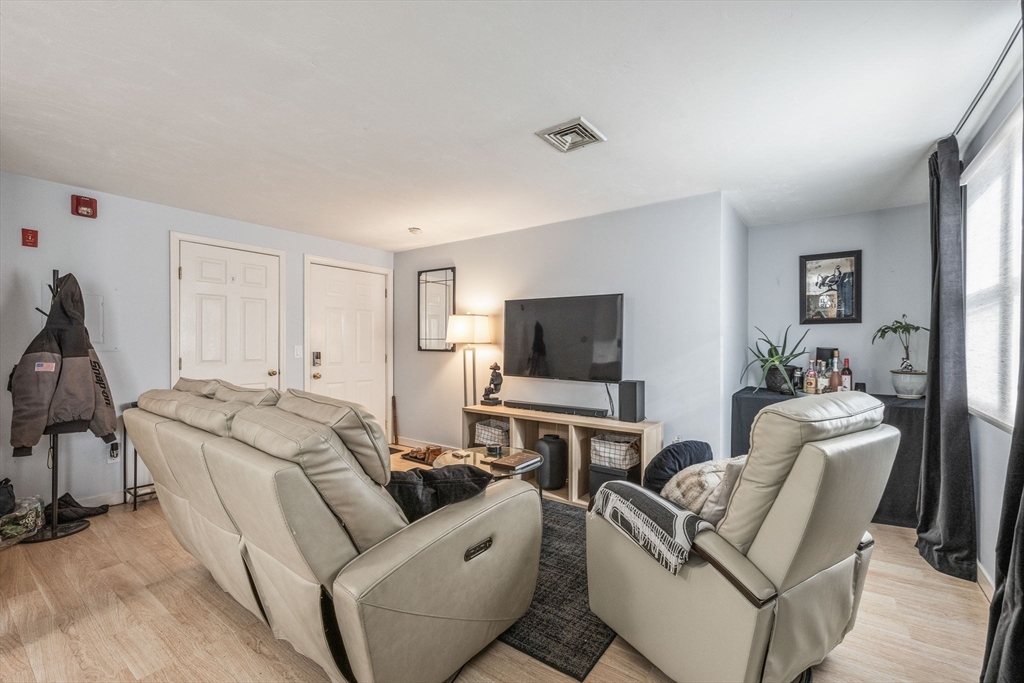 425-D Main Street D