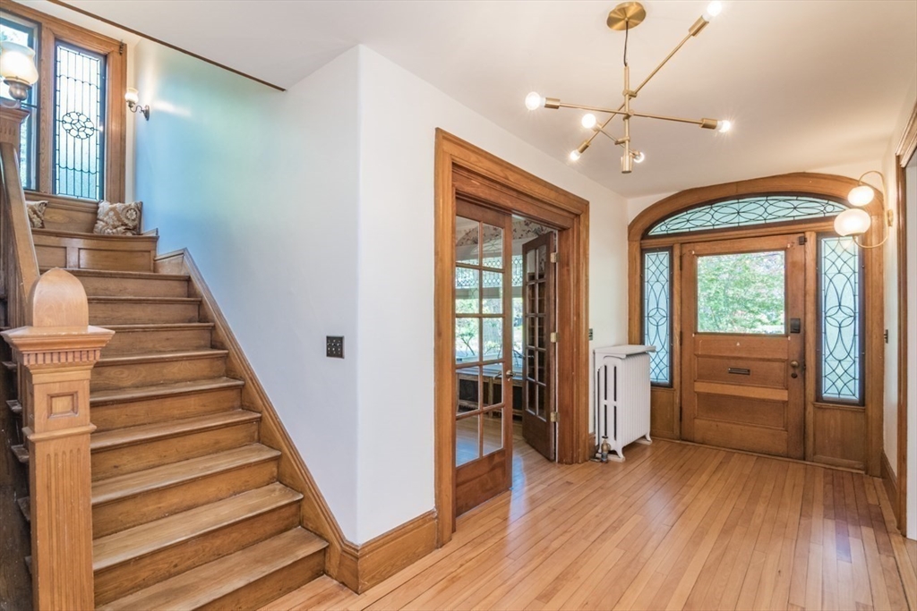 242 Lincoln Ave