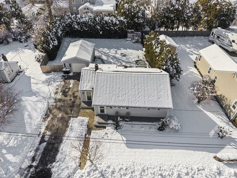 69 Coggeshall St Dartmouth MA 02747