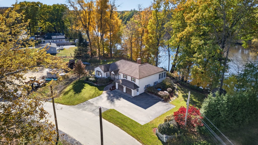 Photo of 1 Atkinson Circle, Hudson, NH 03051 (MLS # 73595408)