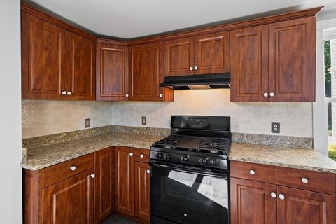 8 Fort Ln Dedham MA 02026