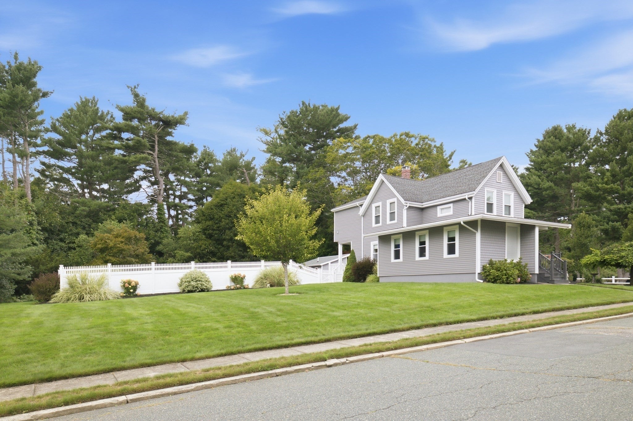 28 Fairview Ave, Brockton, MA Photo #2