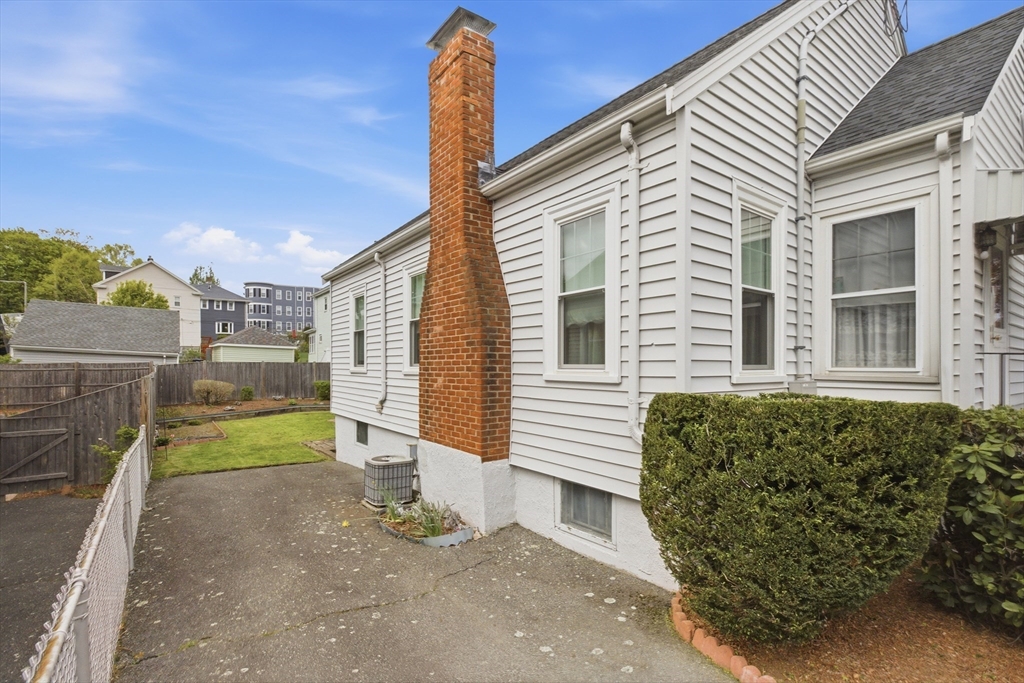49 Valley Rd