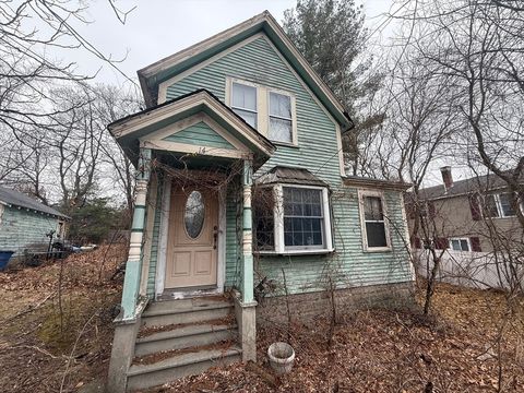 14 Maple Ave Chelmsford MA 01824