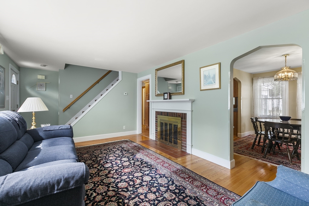 43 Longmeadow Road