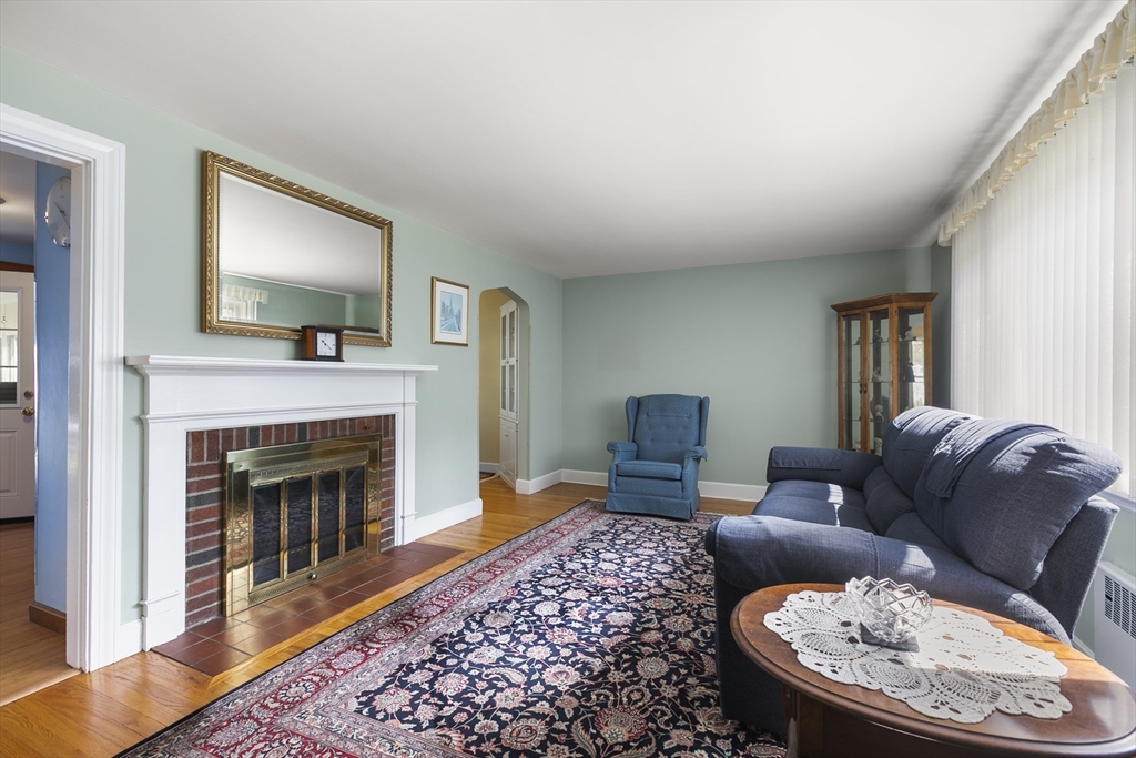 43 Longmeadow Road