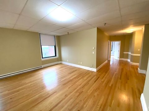 11 Lawrence St 606 Lawrence MA 01840