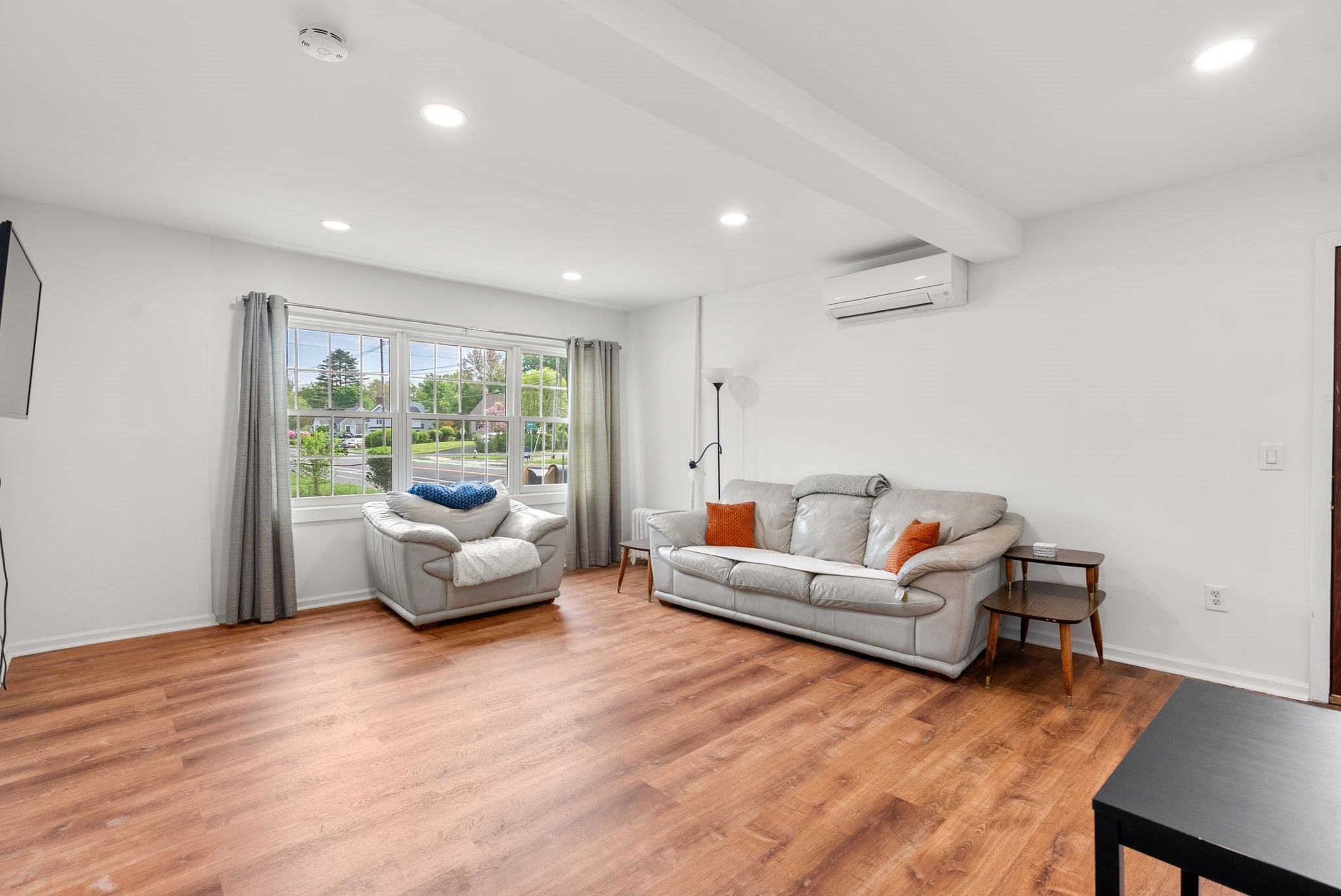 376 Newton Street 1