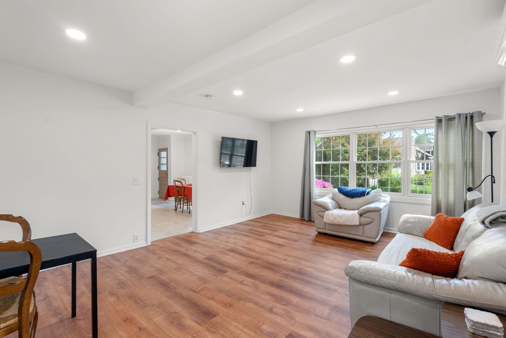 376 Newton Street 1