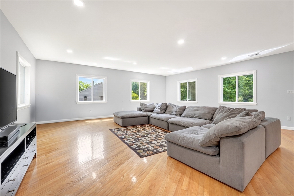 19 Sutcliffe Park