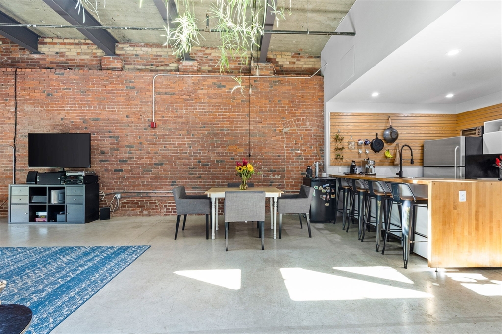 251 Heath St 501