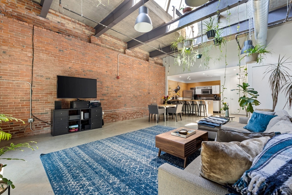 251 Heath St 501