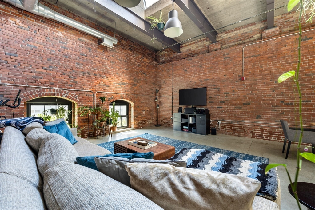 251 Heath St 501