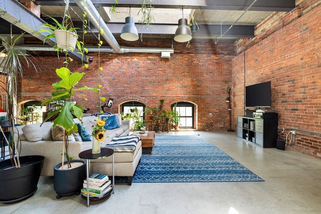 251 Heath St 501