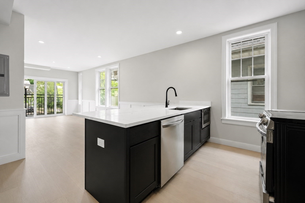 1004-2 Broadway 2