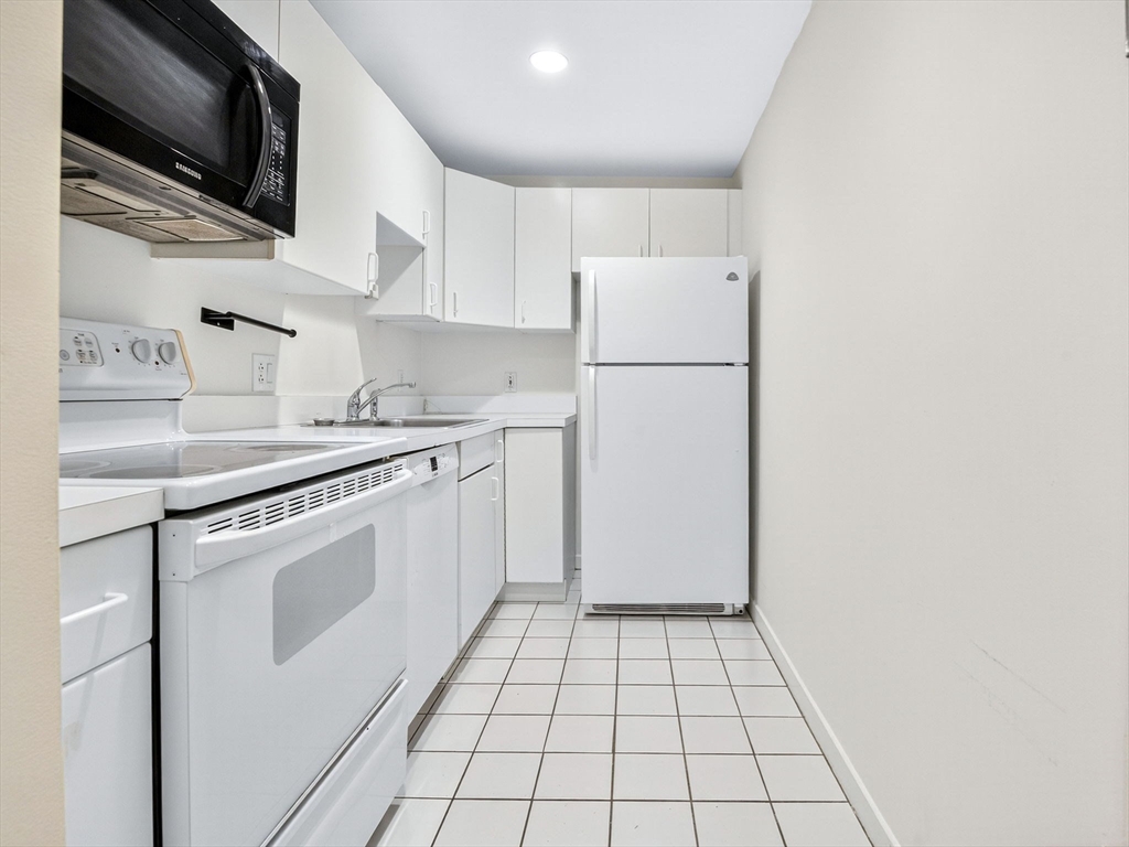 950 Massachusetts Ave. 106