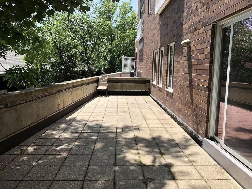 950 Massachusetts Ave. 106