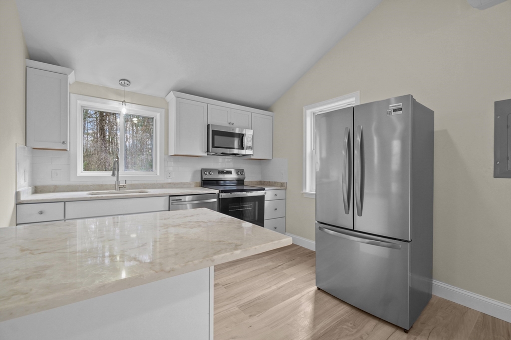 4 Wildwood Rd