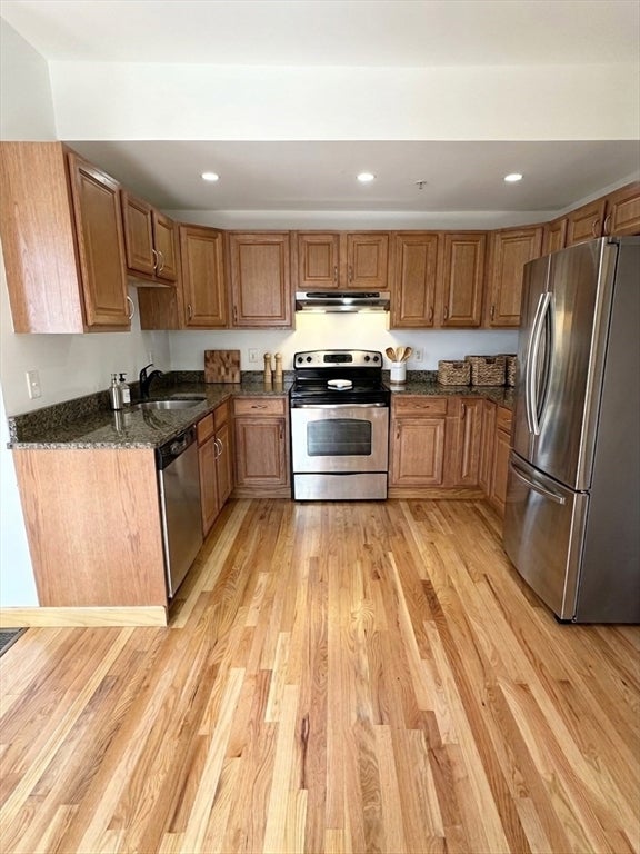 99 Pearl Ave 1