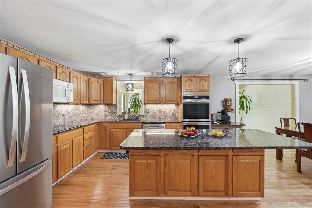7 Hartwell Rd