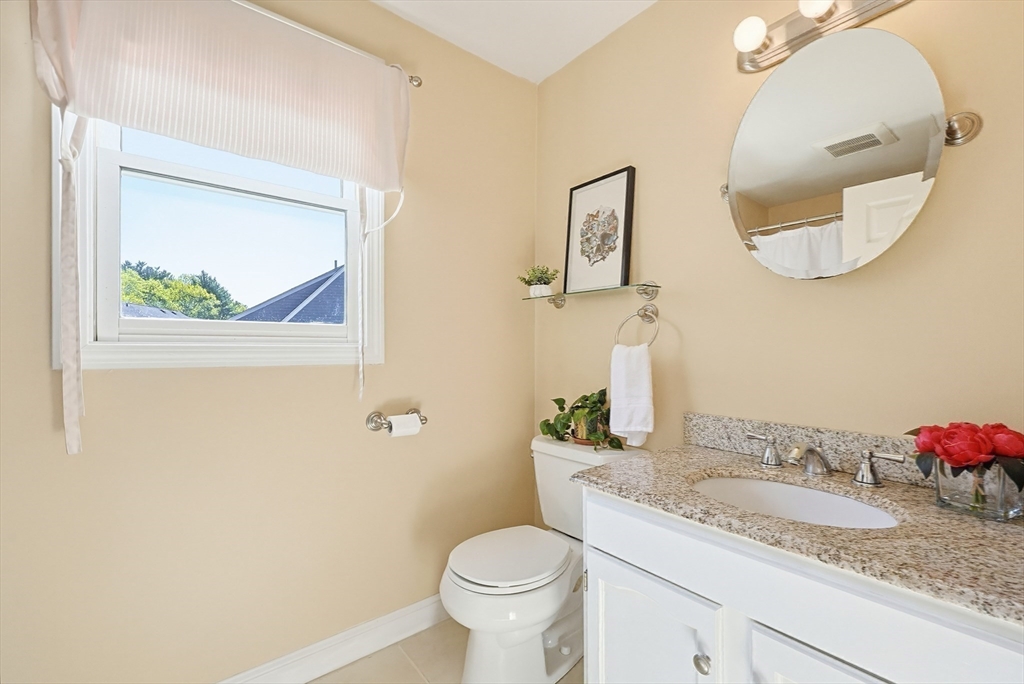 11 Pinecrest Village #11, Hopkinton, MA Photo #19
