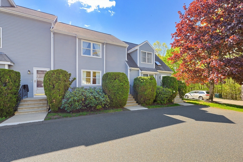 11 Pinecrest Village #11, Hopkinton, MA Photo #2