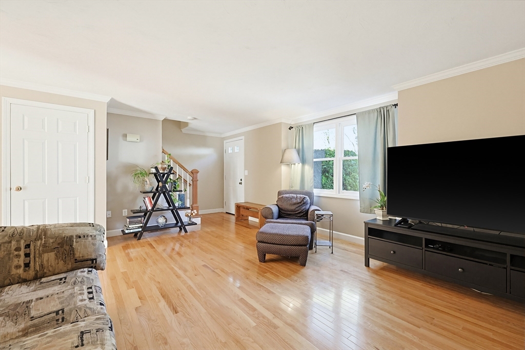 11 Pinecrest Village #11, Hopkinton, MA Photo #9