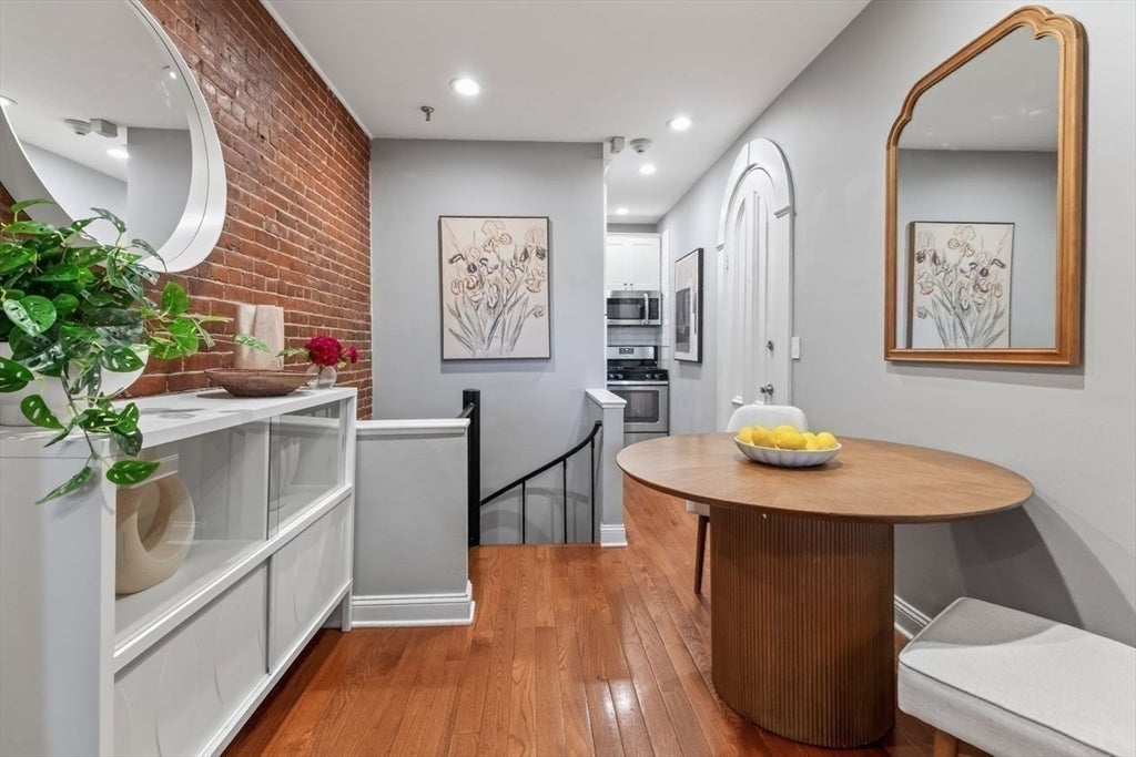 103 Beacon St #1, Boston, MA Photo #7