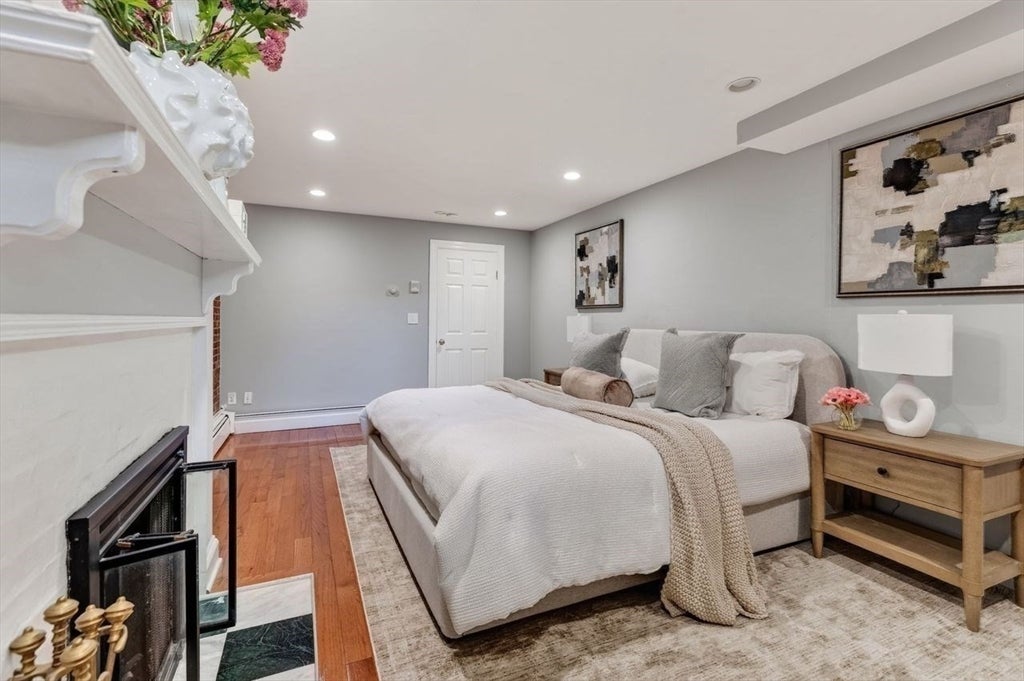 103 Beacon St #1, Boston, MA Photo #11