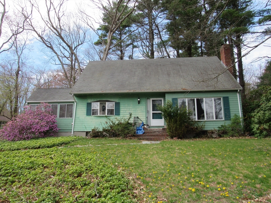 6 Hearthstone Dr
