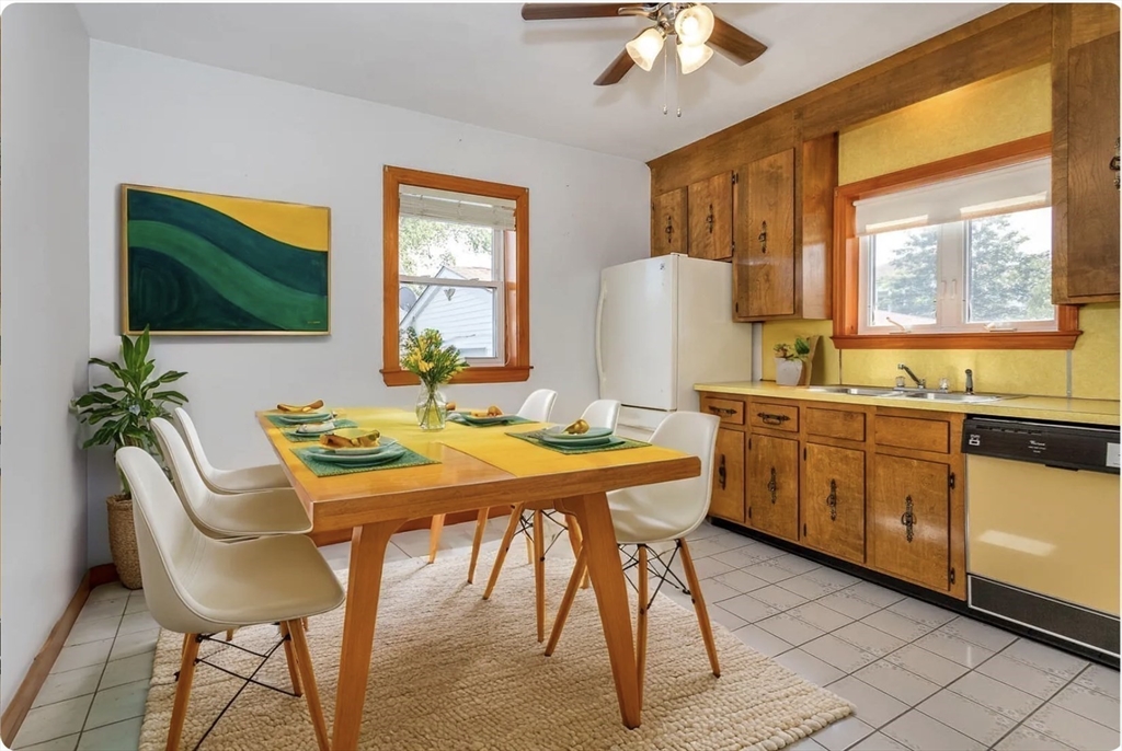 Norwood, Massachusetts 02062, United States, 6 Bedrooms Bedrooms, ,4 BathroomsBathrooms,Residential,Active,219915