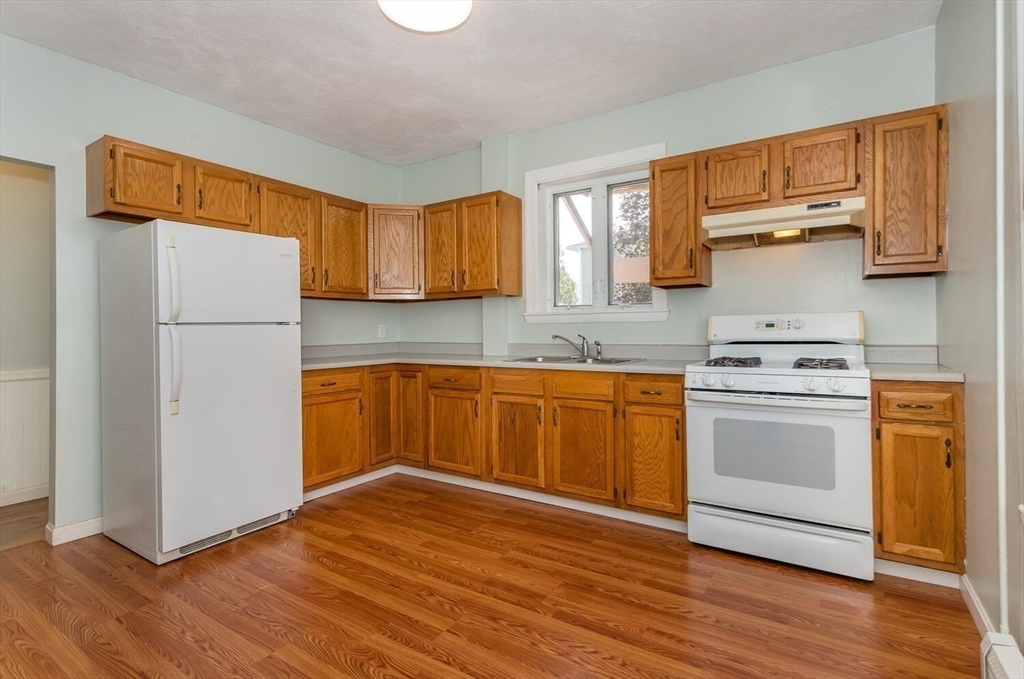 Norwood, Massachusetts 02062, United States, 6 Bedrooms Bedrooms, ,4 BathroomsBathrooms,Residential,Active,219915