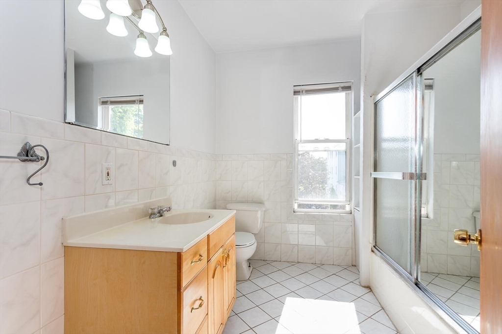 Norwood, Massachusetts 02062, United States, 6 Bedrooms Bedrooms, ,4 BathroomsBathrooms,Residential,Active,219915