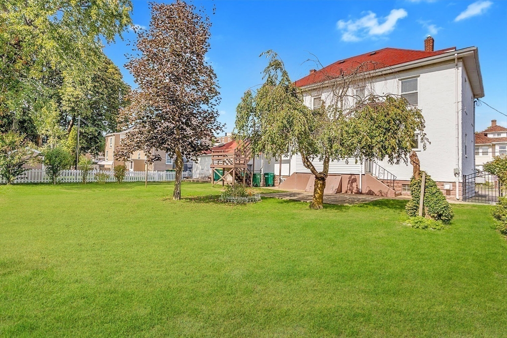 Norwood, Massachusetts 02062, United States, 6 Bedrooms Bedrooms, ,4 BathroomsBathrooms,Residential,Active,219915