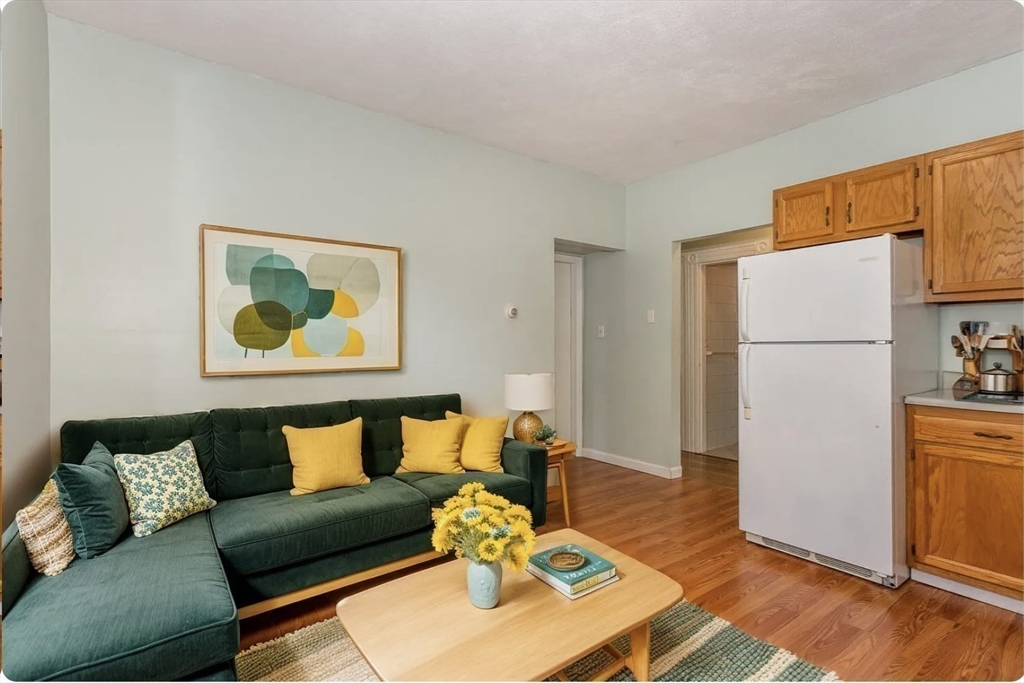 Norwood, Massachusetts 02062, United States, 6 Bedrooms Bedrooms, ,4 BathroomsBathrooms,Residential,Active,219915