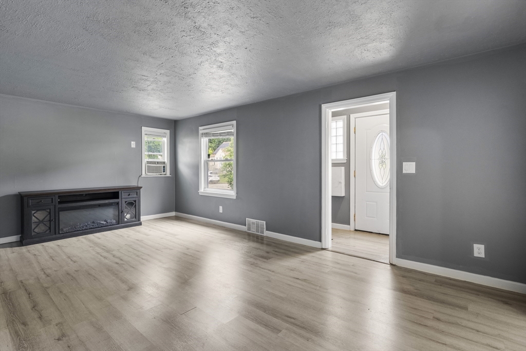 40 Calumet Ave