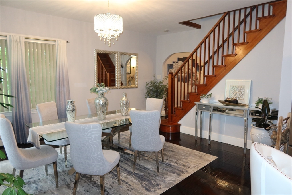 17 Lockwood Ave