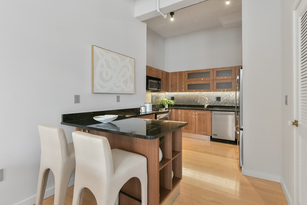 210 South St 2-4