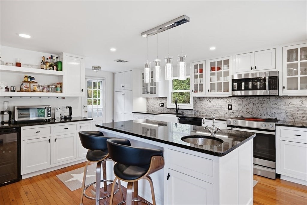 105 Hillside Dr, Barnstable, MA, 105 Hillside Dr, Barnstable, MA Photo #2