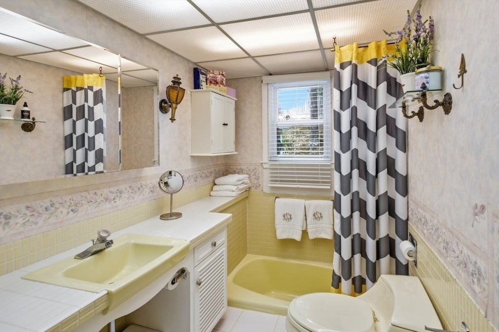 105 Hillside Dr, Barnstable, MA, 105 Hillside Dr, Barnstable, MA Photo #23