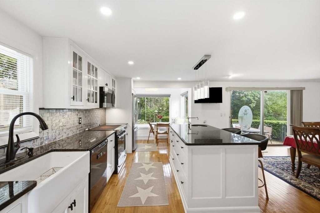 105 Hillside Dr, Barnstable, MA, 105 Hillside Dr, Barnstable, MA Photo #4