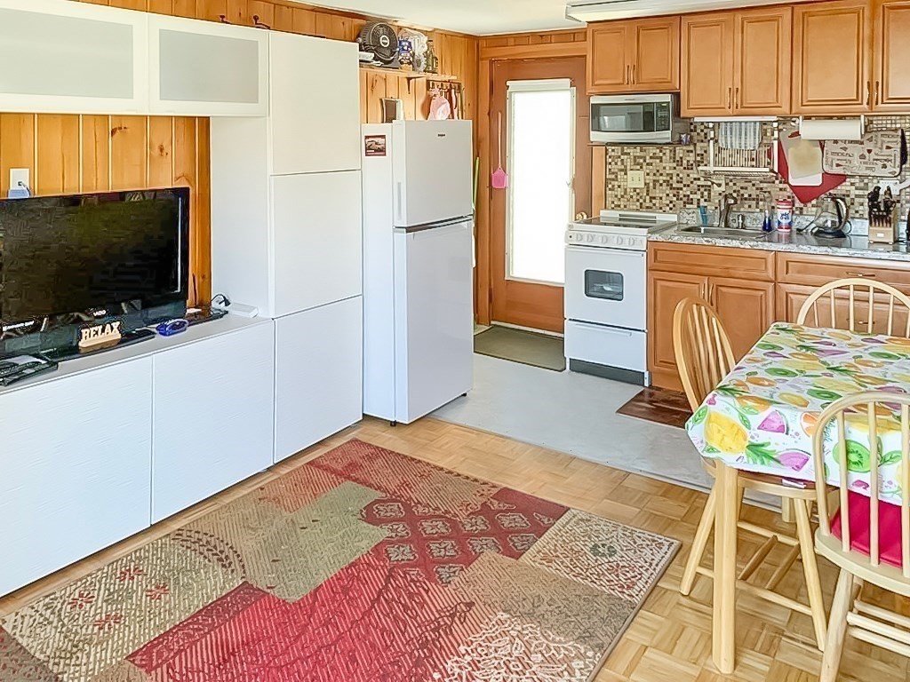 174 Captain Chase Rd 4